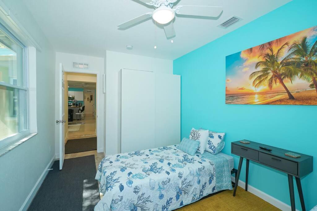 Modern, Fresh - Only 3 Miles To The Beach! Appartement Sarasota Buitenkant foto