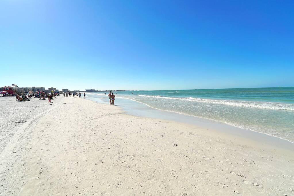 Modern, Fresh - Only 3 Miles To The Beach! Appartement Sarasota Buitenkant foto